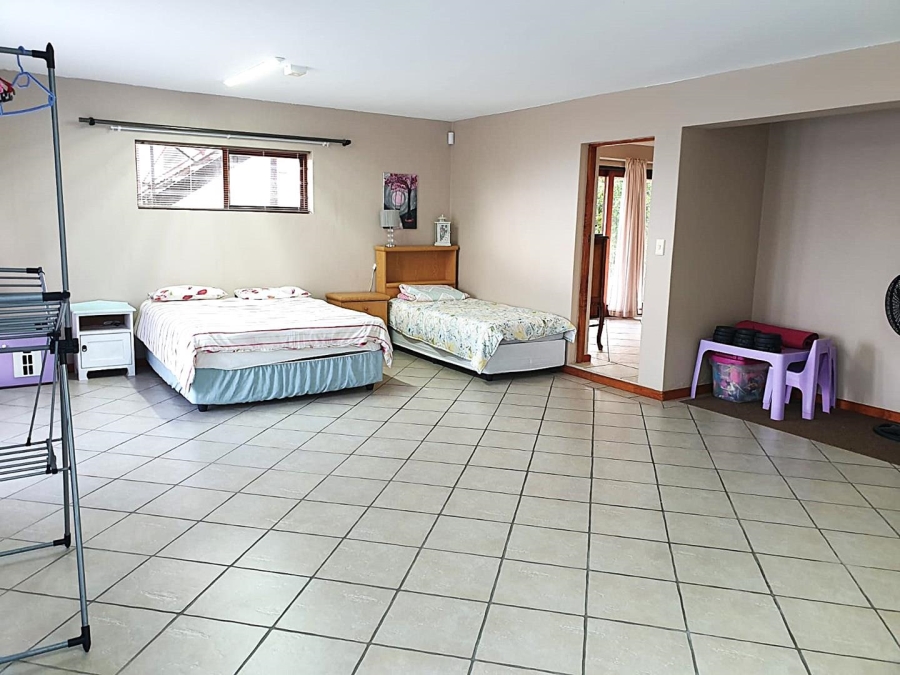 5 Bedroom Property for Sale in Dana Bay Western Cape